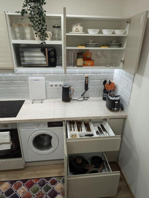 Cool Apartment Znojmo Luaran gambar