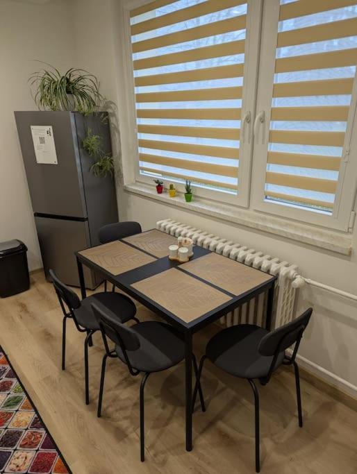 Cool Apartment Znojmo Luaran gambar