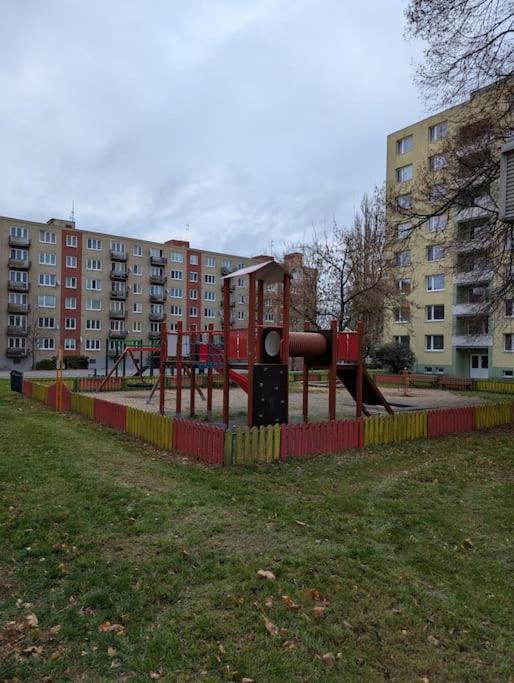 Cool Apartment Znojmo Luaran gambar